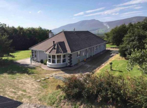 The Marshes - Large home, short drive to beach